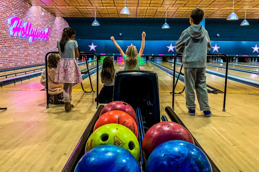 Dads club bowling